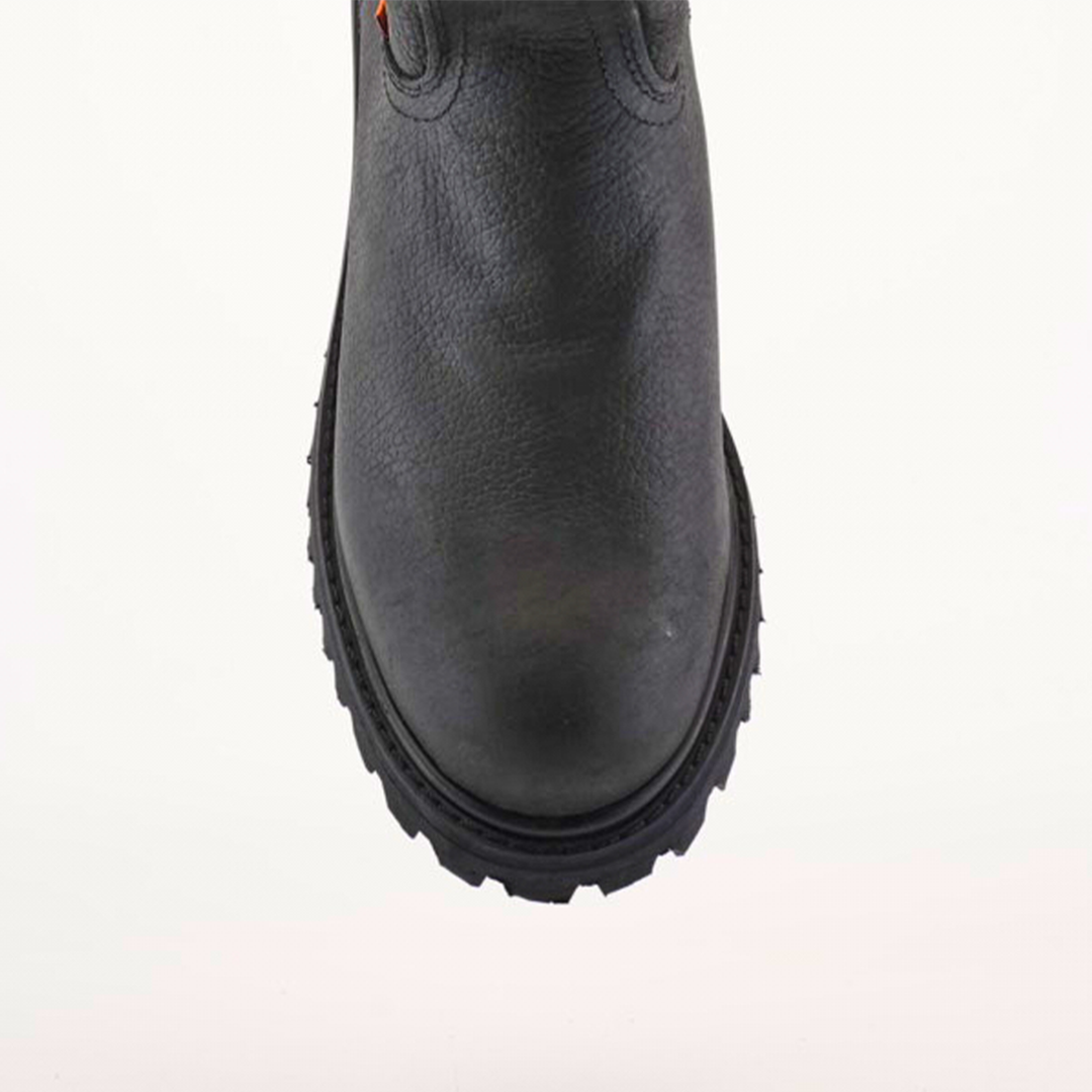 The Black Roper - Tractor Sole - Soft Toe boot features a round toe and rugged Black Roper Tractor Sole, showcasing the premium cowhide texture for durability, all set against a plain white background.