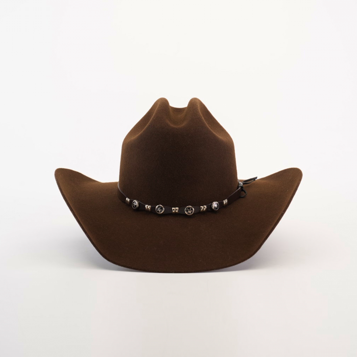 The 6X Dallas Brown is a sheep wool cowboy hat with a wide brim and Metallic accented band, exuding Western sophistication on a neutral white background.