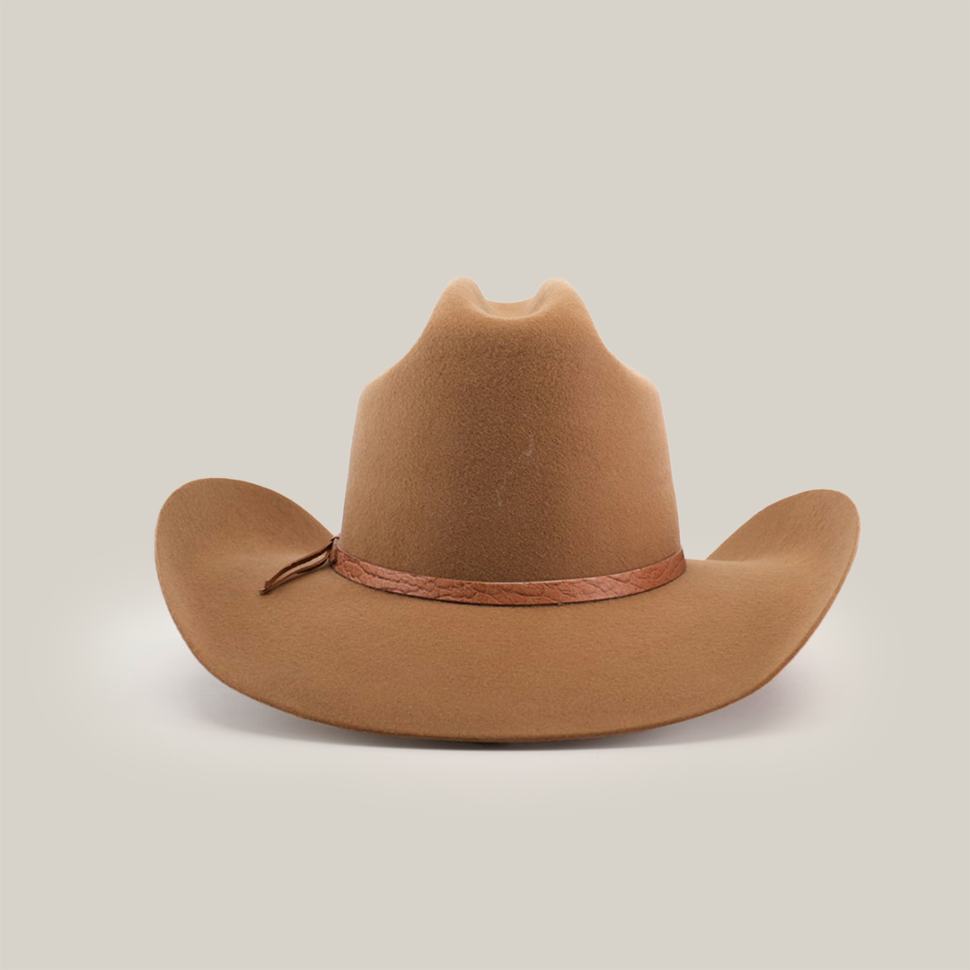 The 6X Leandro Fawn is a premium felt cowboy hat made from fine sheeps wool, showcasing a slightly curved brim with a decorative band at the crowns base, all on a plain white background.